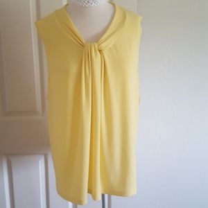 Calvin Klein Sleeveless top siz 2X colir is Daisy